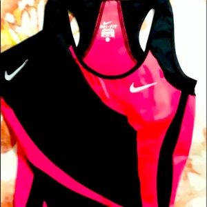 Ladies Nike exercise top and pants.